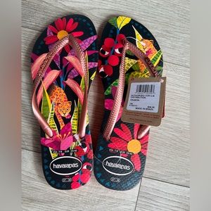 Havaianas flip flops size 7/8
